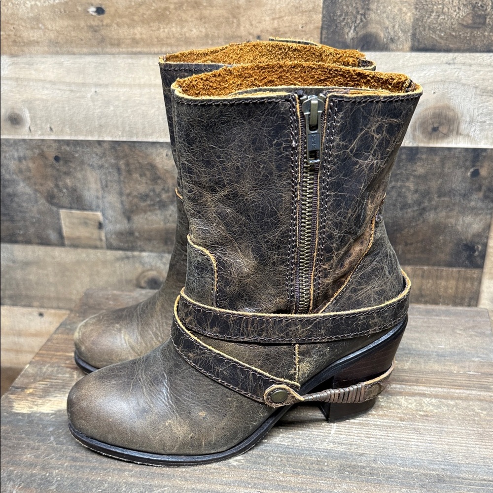 Corral Rosalie Distressed Brown Leather Heeled Ankle Boot Women's Size 7